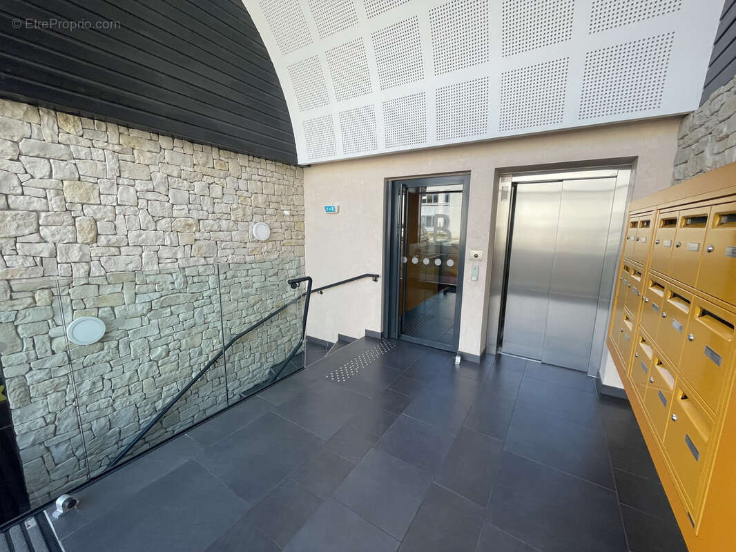 Appartement à MEYLAN