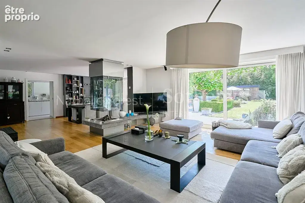 EXCLUSIVITÉ – Croix, splendide maison contemporaine ,4 ch, piscine extérieure. - photo 4