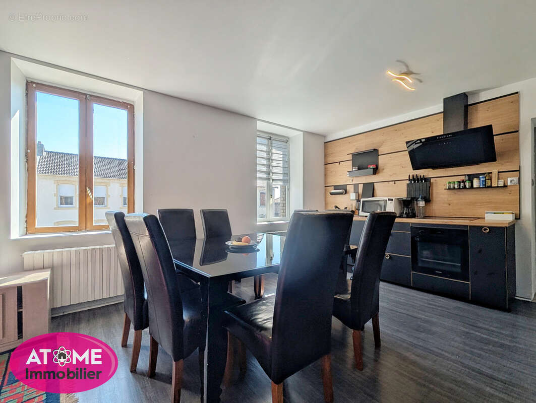 Appartement à AUBOUE