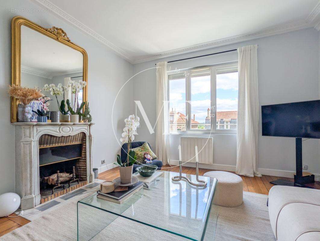 Appartement à SURESNES