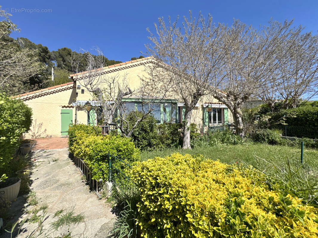 Maison à SAINT-CHAMAS
