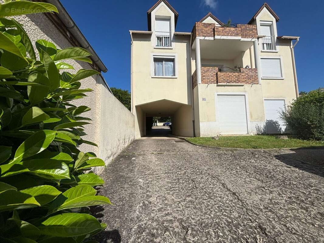 Appartement à SAINTRY-SUR-SEINE