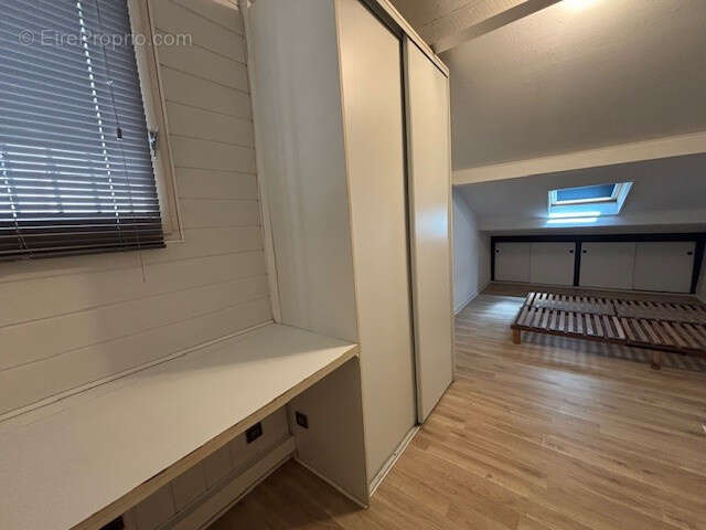 MONTPELLIER Av. St Lazare (sect. beaux arts) T2 Duplex de 33 m2 carrez+ 8m2 Habitable - photo 6