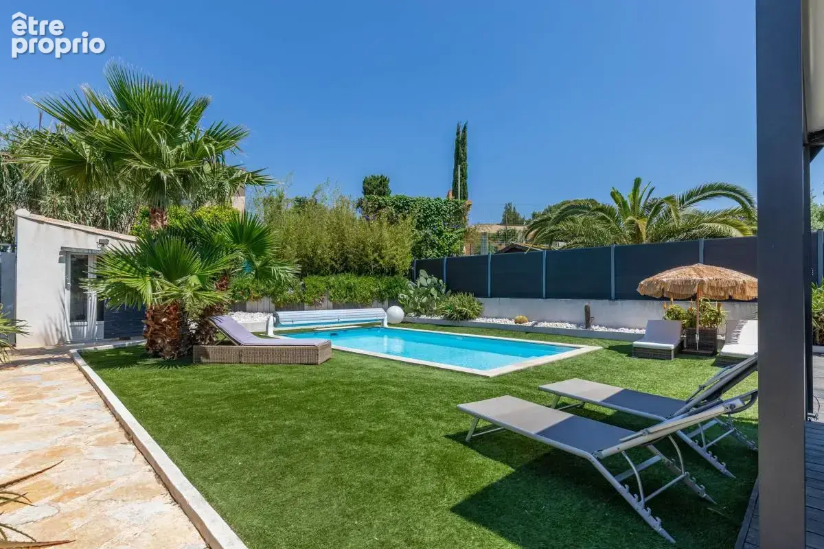 Maison de charme rénovée avec piscine chauffée et jardin à vendre a sanary-sur-mer - photo 7
