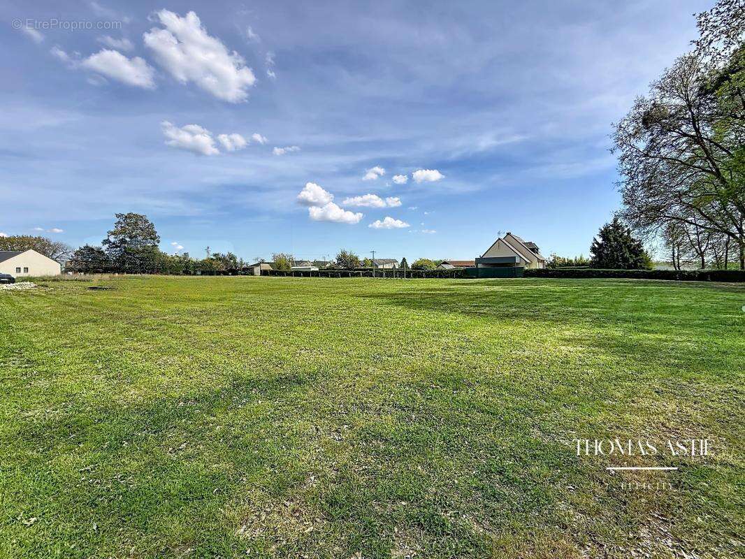 Terrain à ROU-MARSON