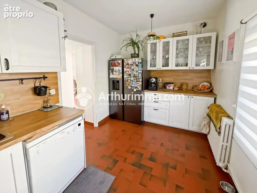 Maison de 5 pieces avec sous-sol et dependances - photo 7