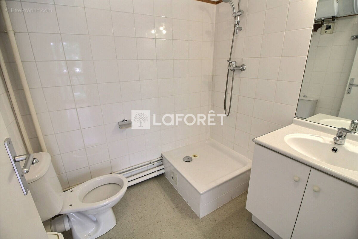 Appartement Rueil Malmaison 1 pièce(s) 22 m2 - photo 2