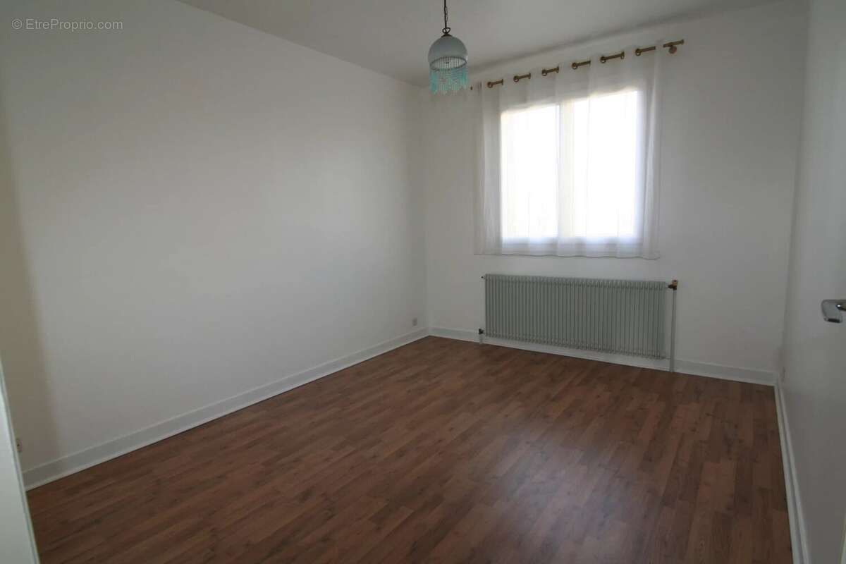 Maison à SAINT-CHERON