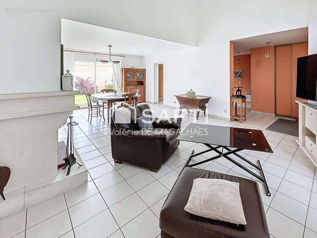 Photo 4 - Maison à VOISINS-LE-BRETONNEUX