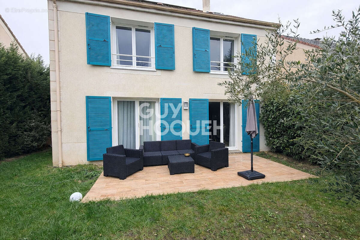 Maison à MENNECY