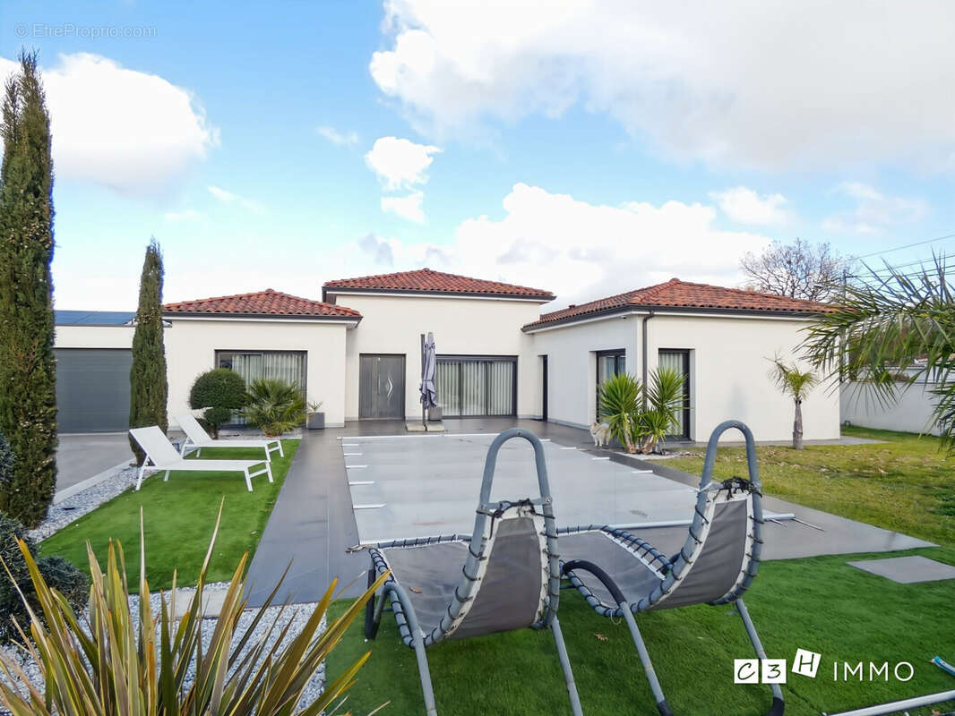 Maison à MARQUEFAVE