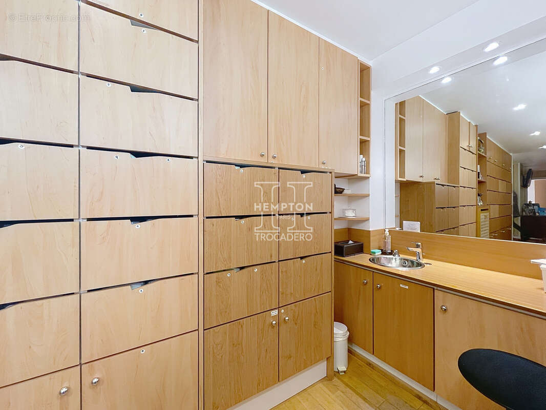 Commerce à PARIS-16E