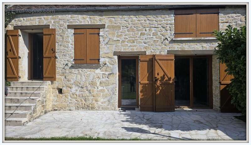 Maison à NEUVILLE-SUR-OISE