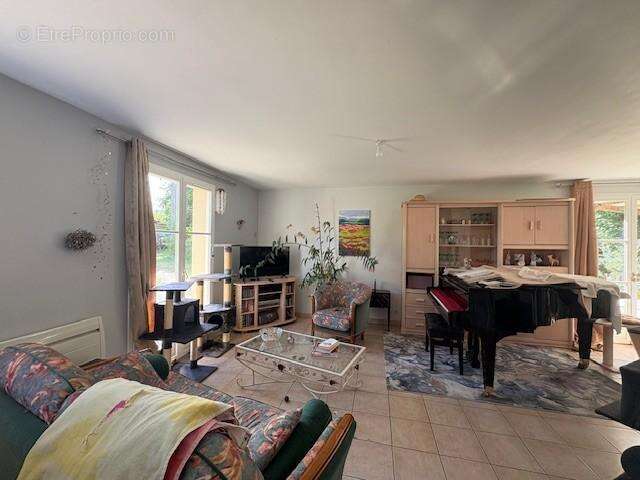 Maison 155 m² à Rou-Marson  - photo 3