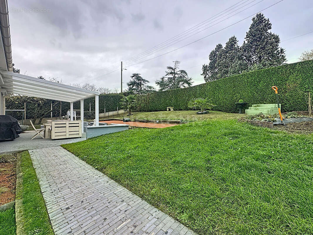 Maison à SAINT-LEU-D&#039;ESSERENT