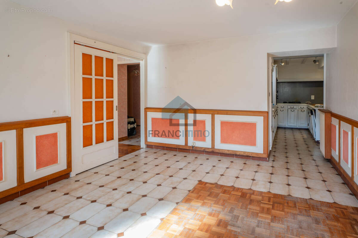 Maison à VAUFREY