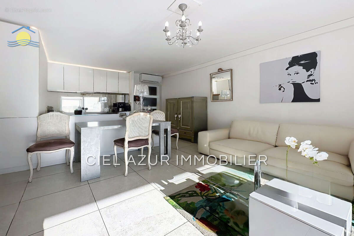 Appartement à VALLAURIS