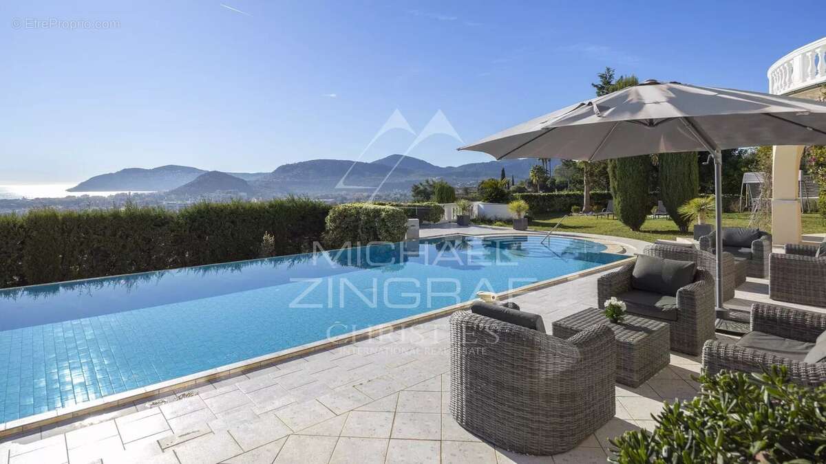 Maison à MANDELIEU-LA-NAPOULE