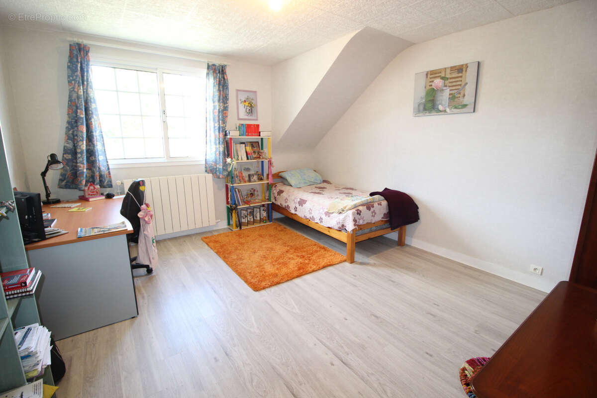 Maison à VARENNES-JARCY
