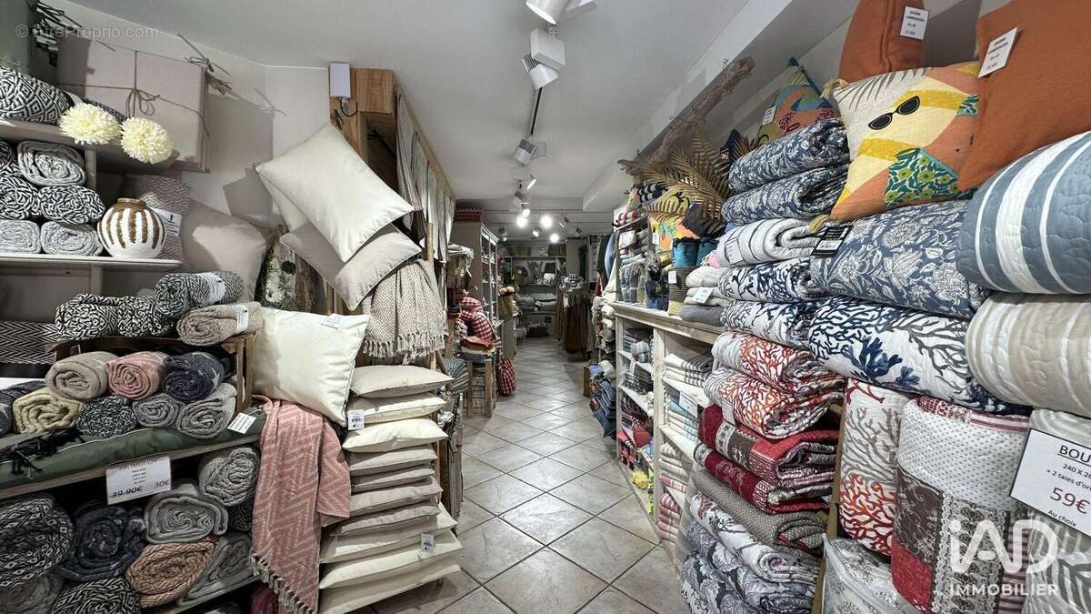 Photo 7 - Commerce à APT