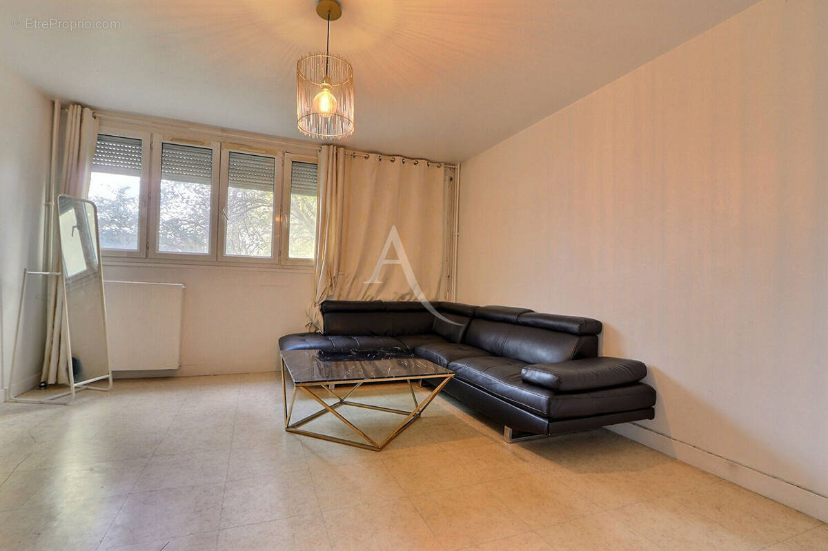 Appartement à AUBERVILLIERS