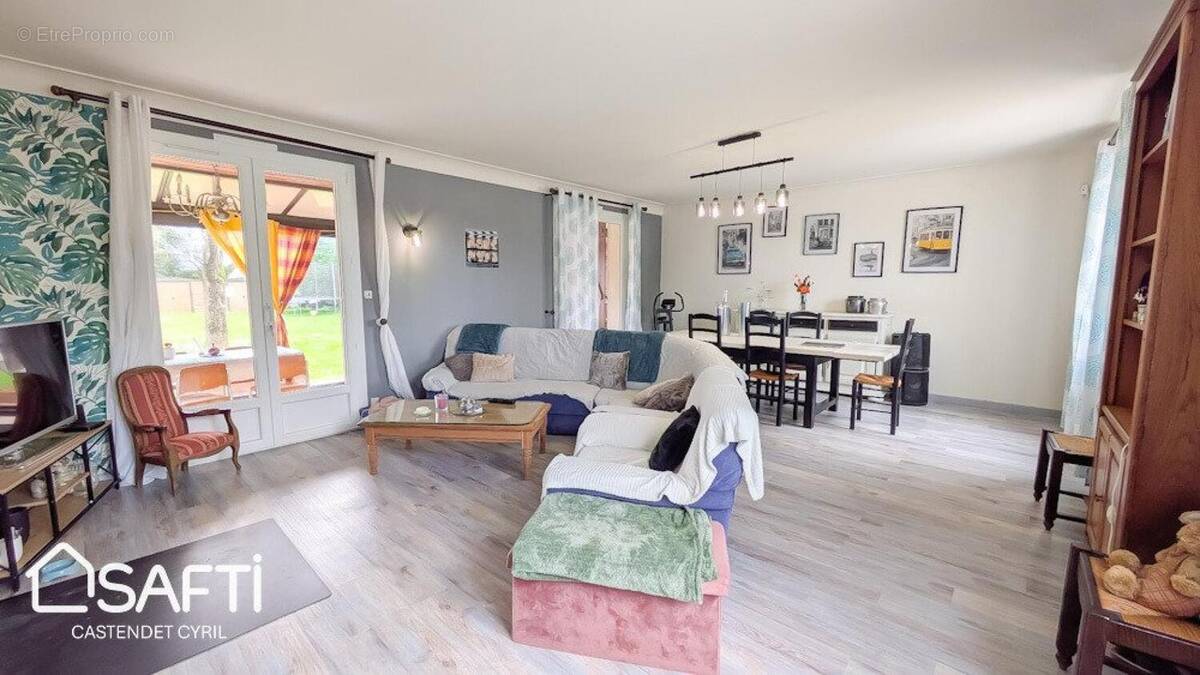 Photo 1 - Maison à SAINTE-COLOMBE-EN-BRUILHOIS