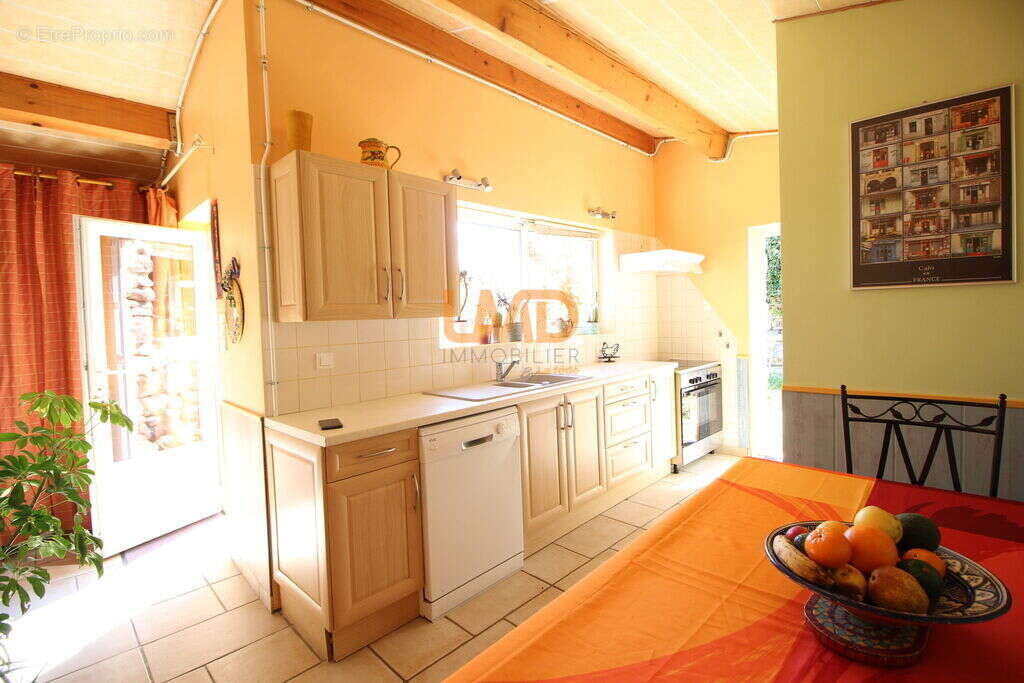 Propriété de caractère avec 2 gîtes, piscine et terrain construc - photo 11