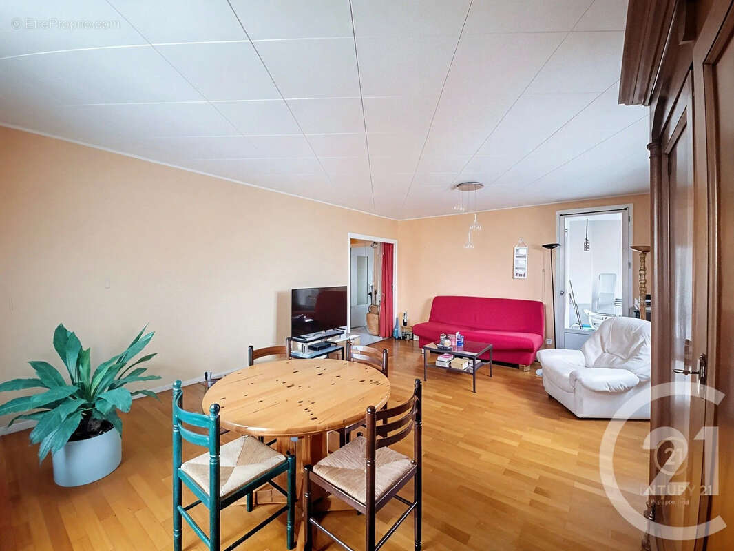 Appartement à GRIGNY