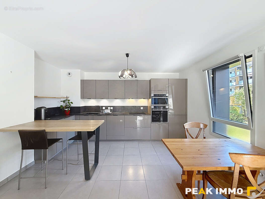Appartement T3 de 76,48 m2 - terrasse - balcon et garage en sus - photo 4