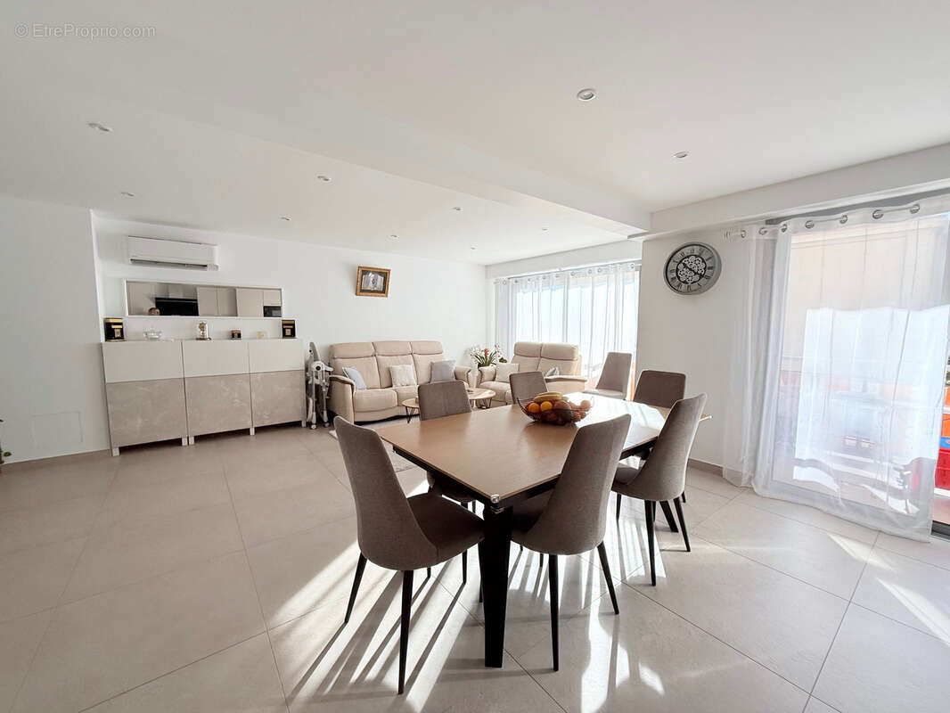 Appartement à LE CANNET