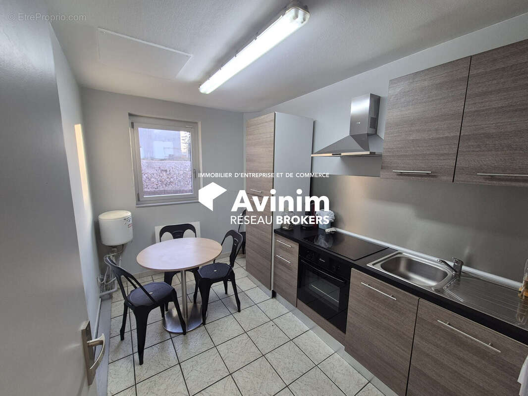 Commerce à DANNEMARIE-SUR-CRETE