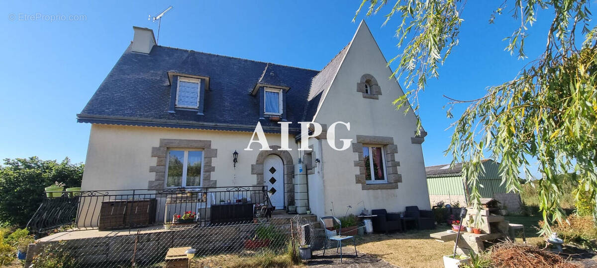 Maison à TREGOMEUR