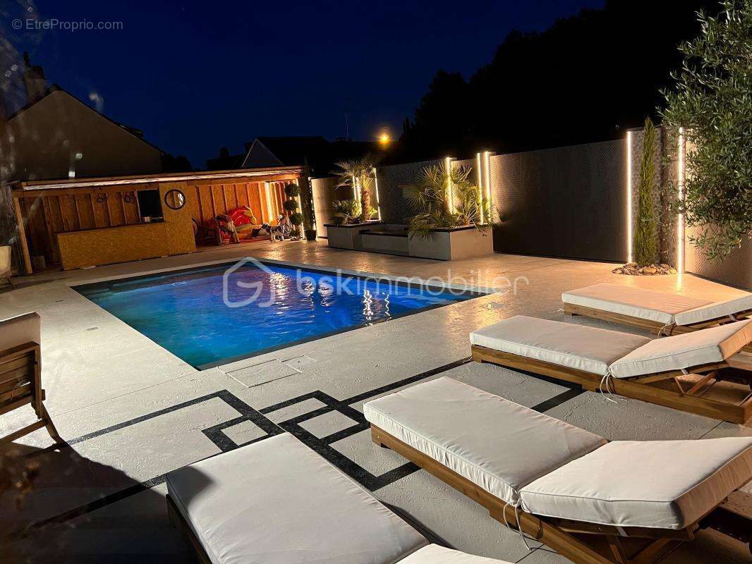 Sublime maison sur 3 niveaux, 4 chambres, une piscine et de très beaux matériaux - photo 8