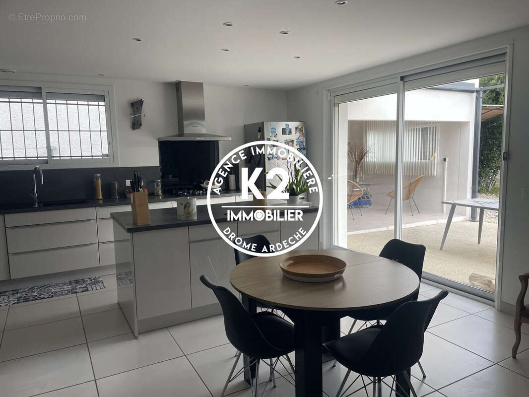 Maison à MONTELIMAR