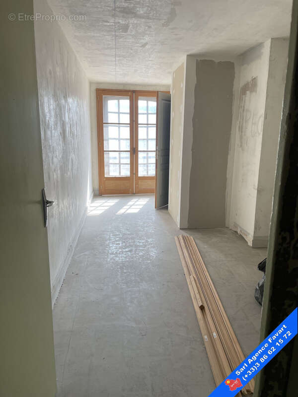 Joigny immeuble commercial très bien placé. - photo 9