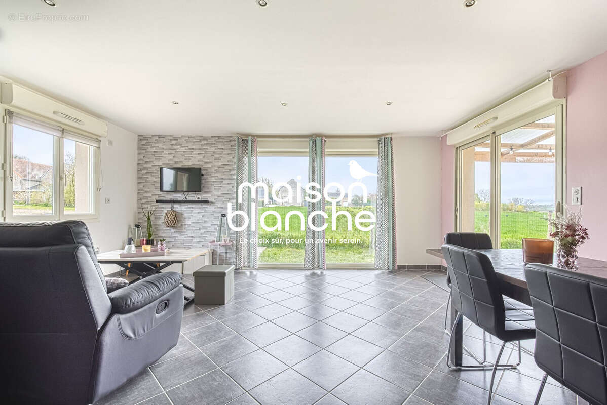 Maison à BRISSAC-QUINCE