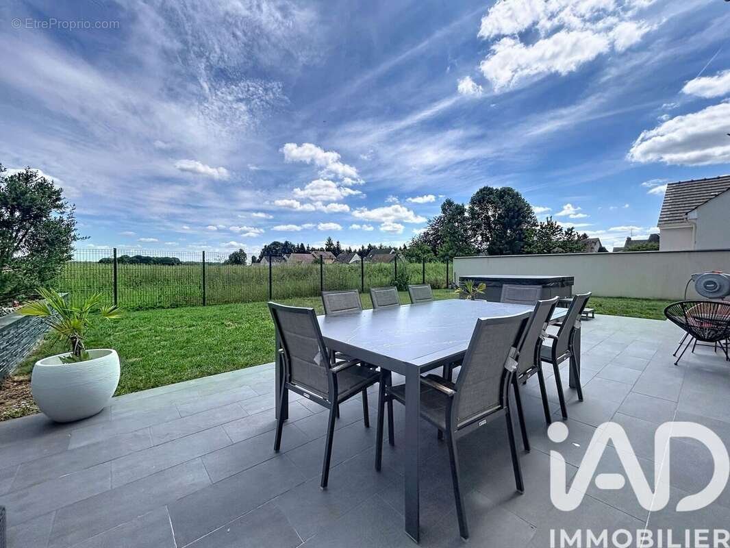 Maison 136 m² à Liverdy-En-Brie  - photo 2