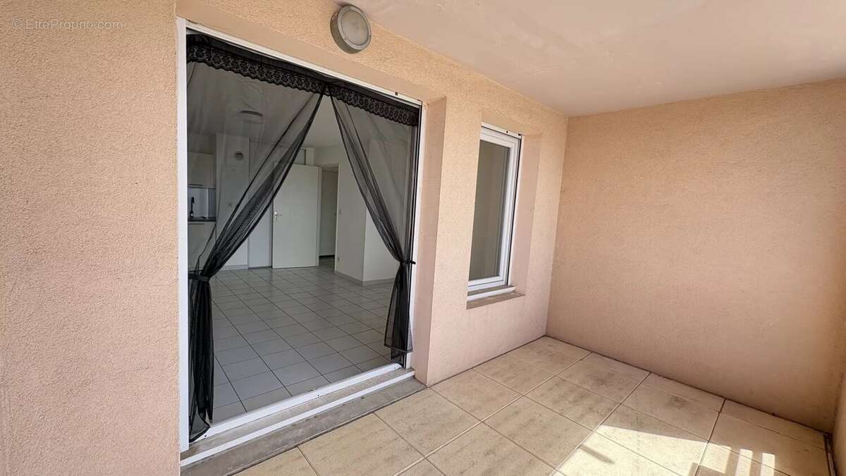 T2 Vue mer - Terrasse - Plein Sud - Parking - Emplacement rare - Port-de-Bouc Plaisance - photo 9