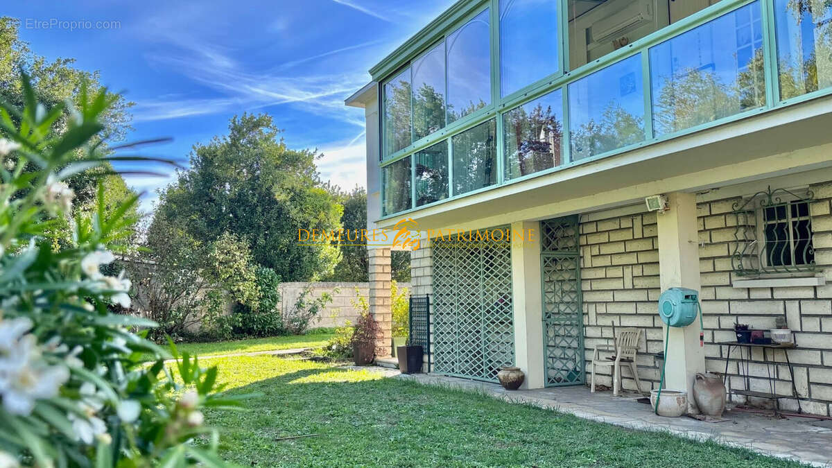 Maison à LA COURONNE