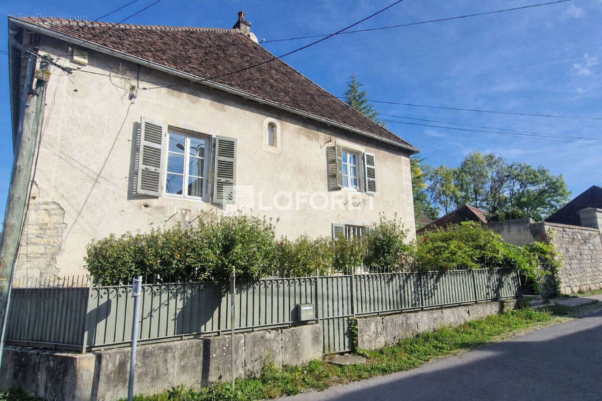Maison Bourgeoise individuelle en pierre à Port -LESNEY 7 pièce(s) 214 m2 - photo 3