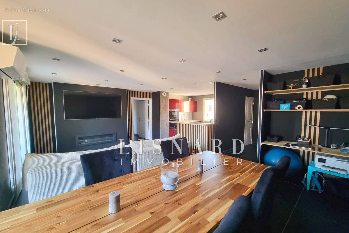 Appartement à VALLAURIS