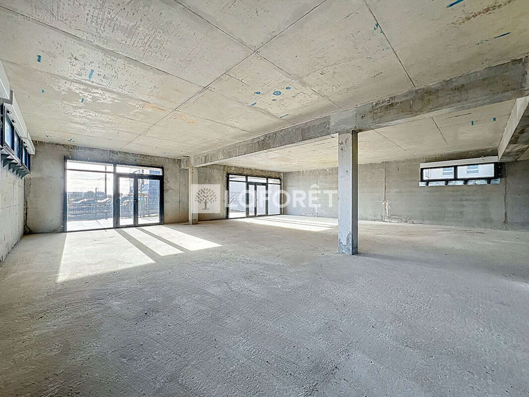 Local commercial ou professionnel 345 m² - ANGERS - photo 4