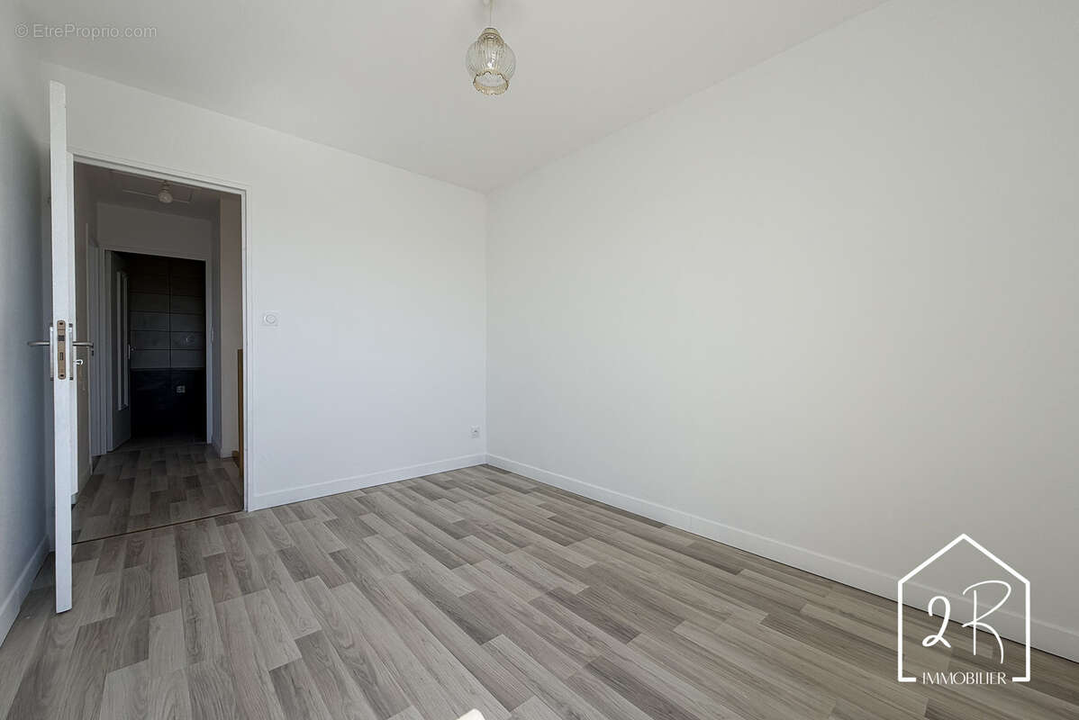 Maison de 91 m2 - Terrain de 257 m2 et garage - photo 8