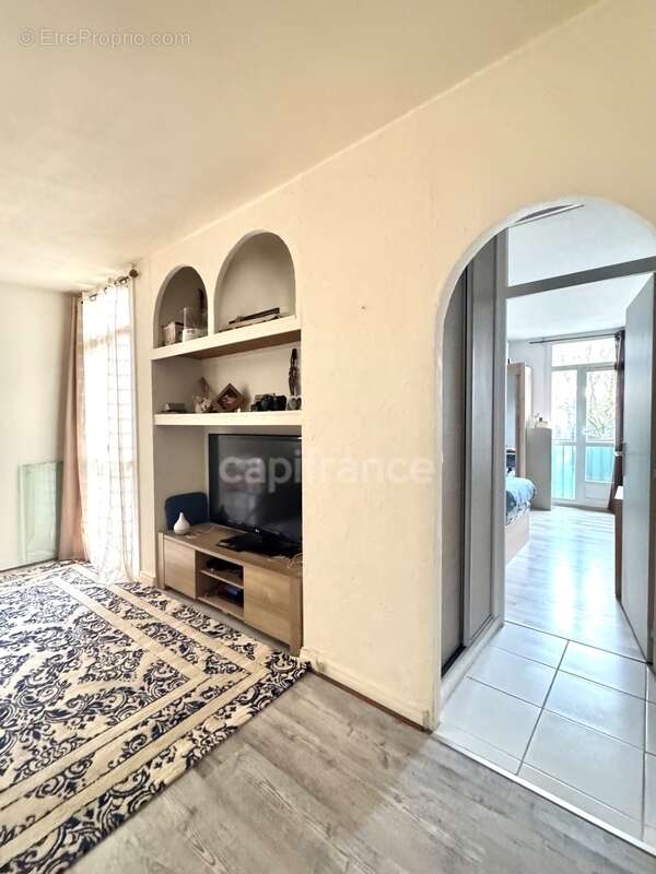 À vendre – Bel appartement F3 de 60 m² lumineux à Ris Orangis (91) - photo 2