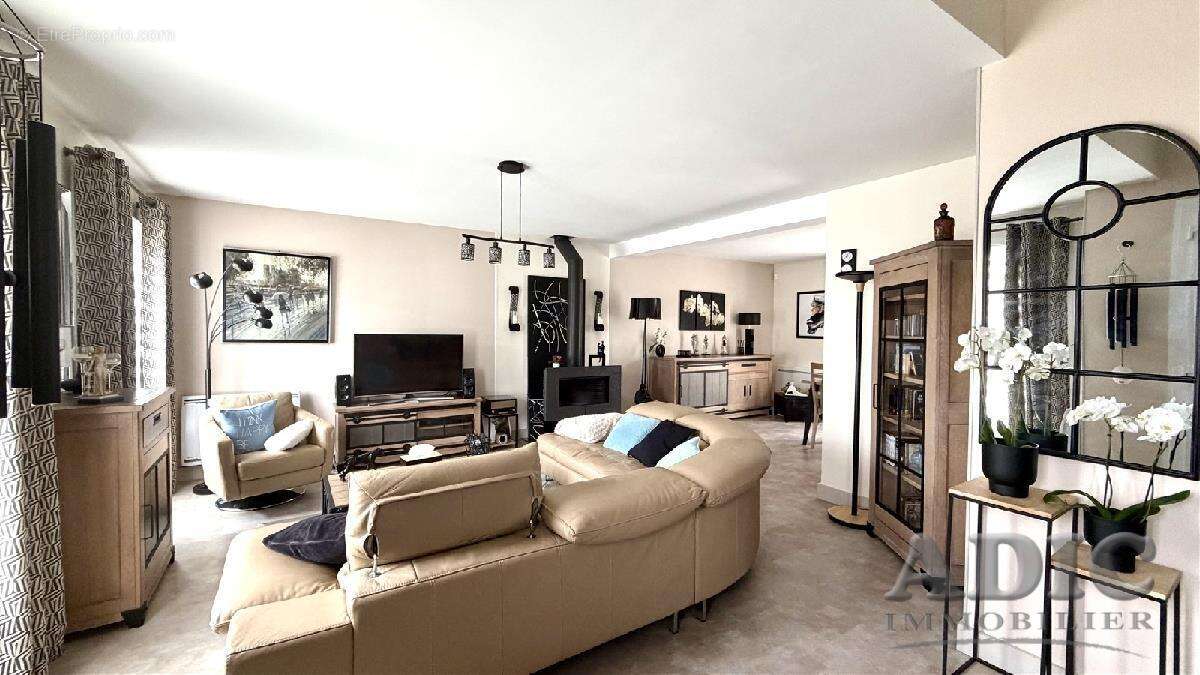 Maison 129 m² à Saint-Mard  - photo 7