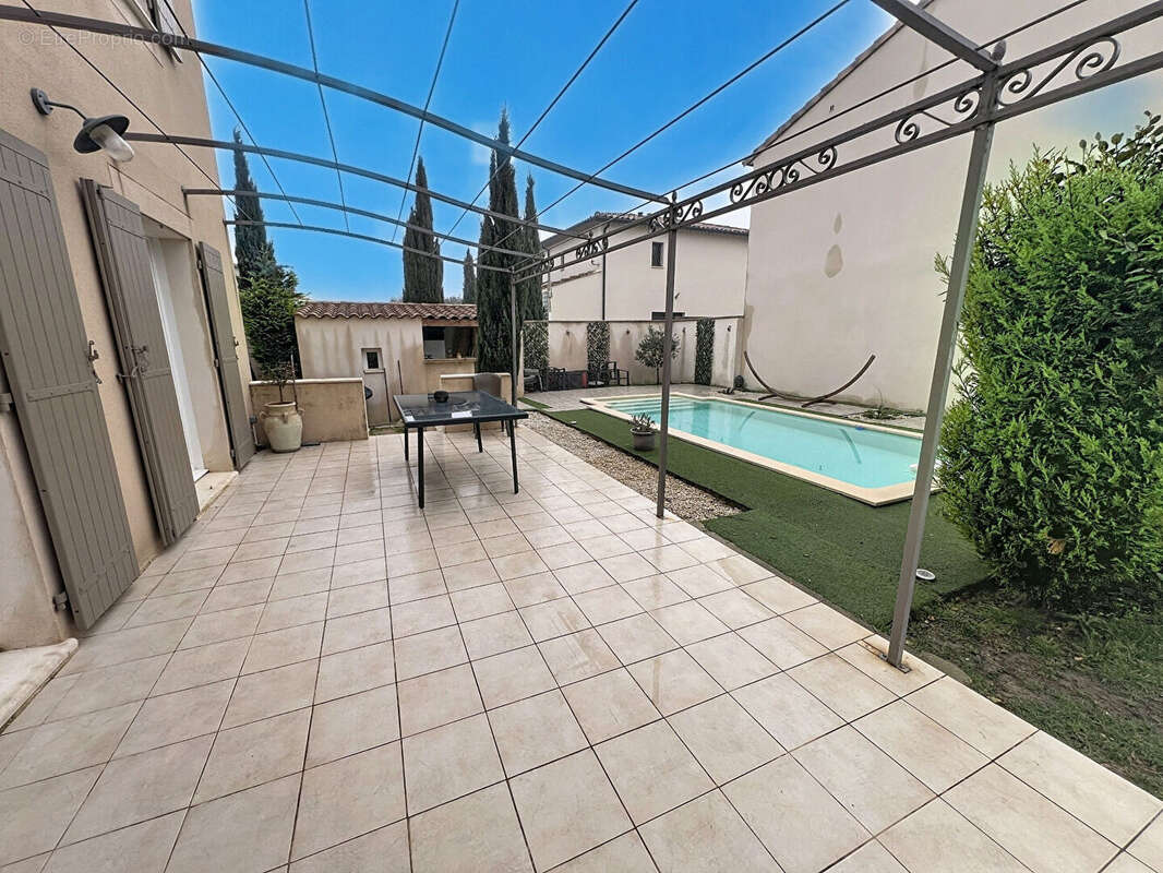 Maison à ROCHEFORT-DU-GARD