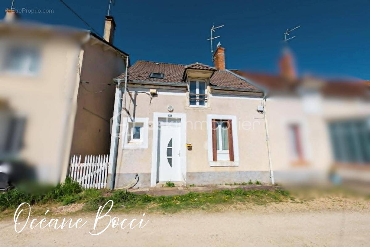 Maison à FOECY