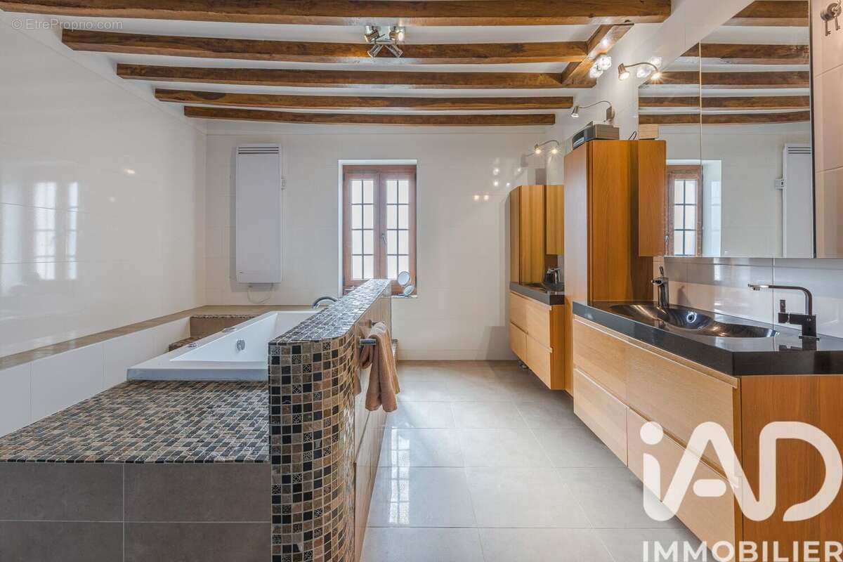 Maison 275 m² à Villebeon  - photo 9