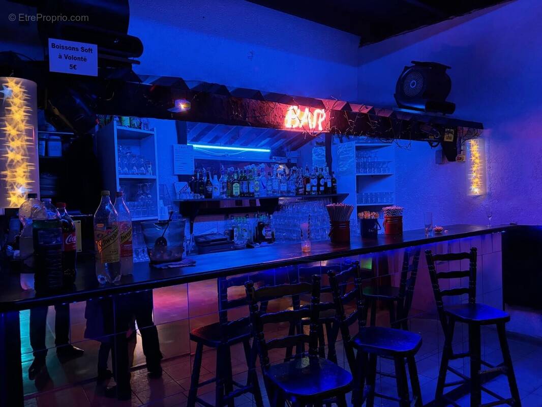 Commerce à VALLAURIS