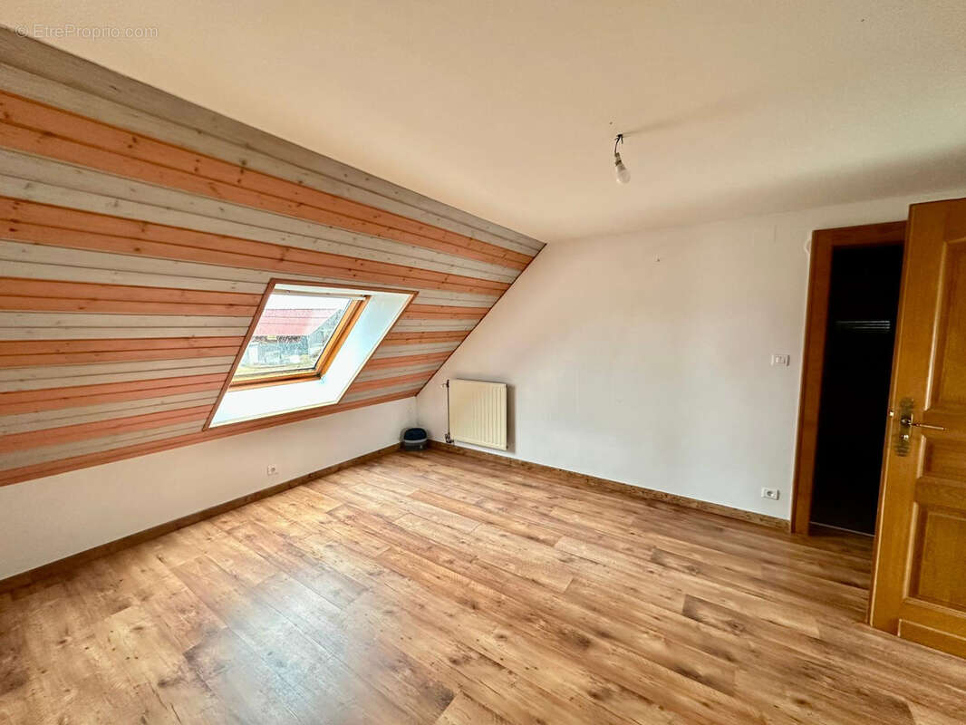 Maison à ESMOULIERES